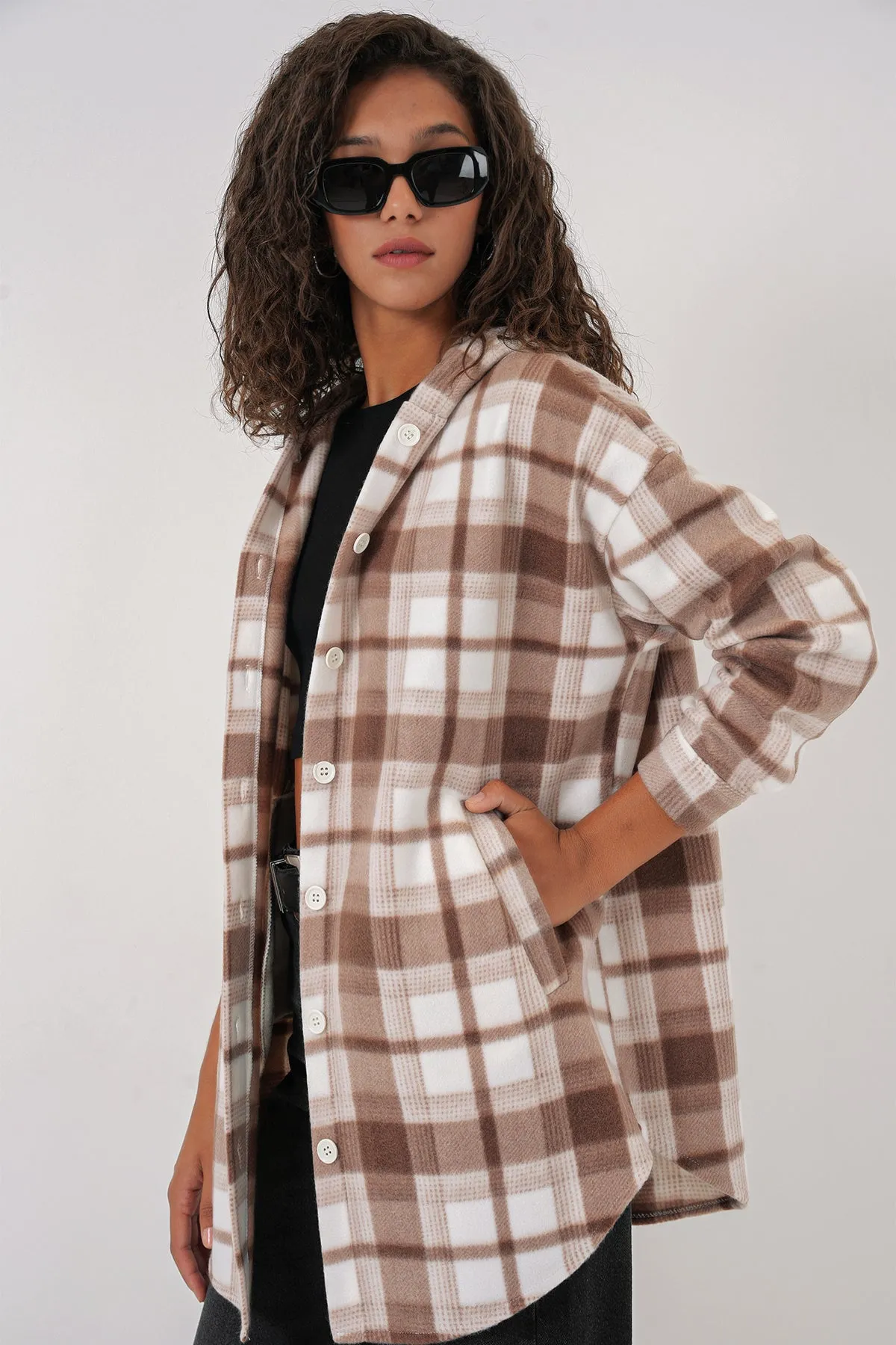 0710 kapüşonlu oversize gömlek