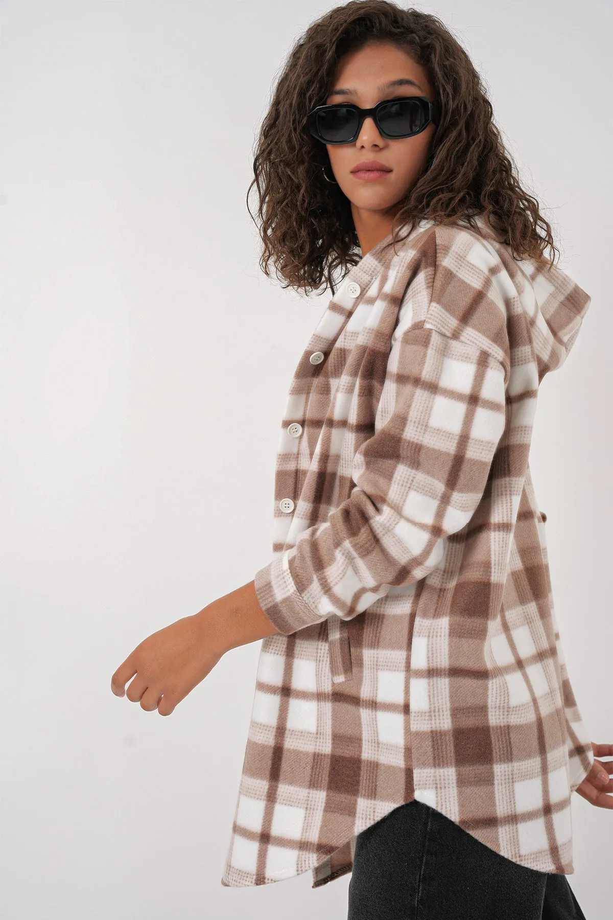 0710 kapüşonlu oversize gömlek