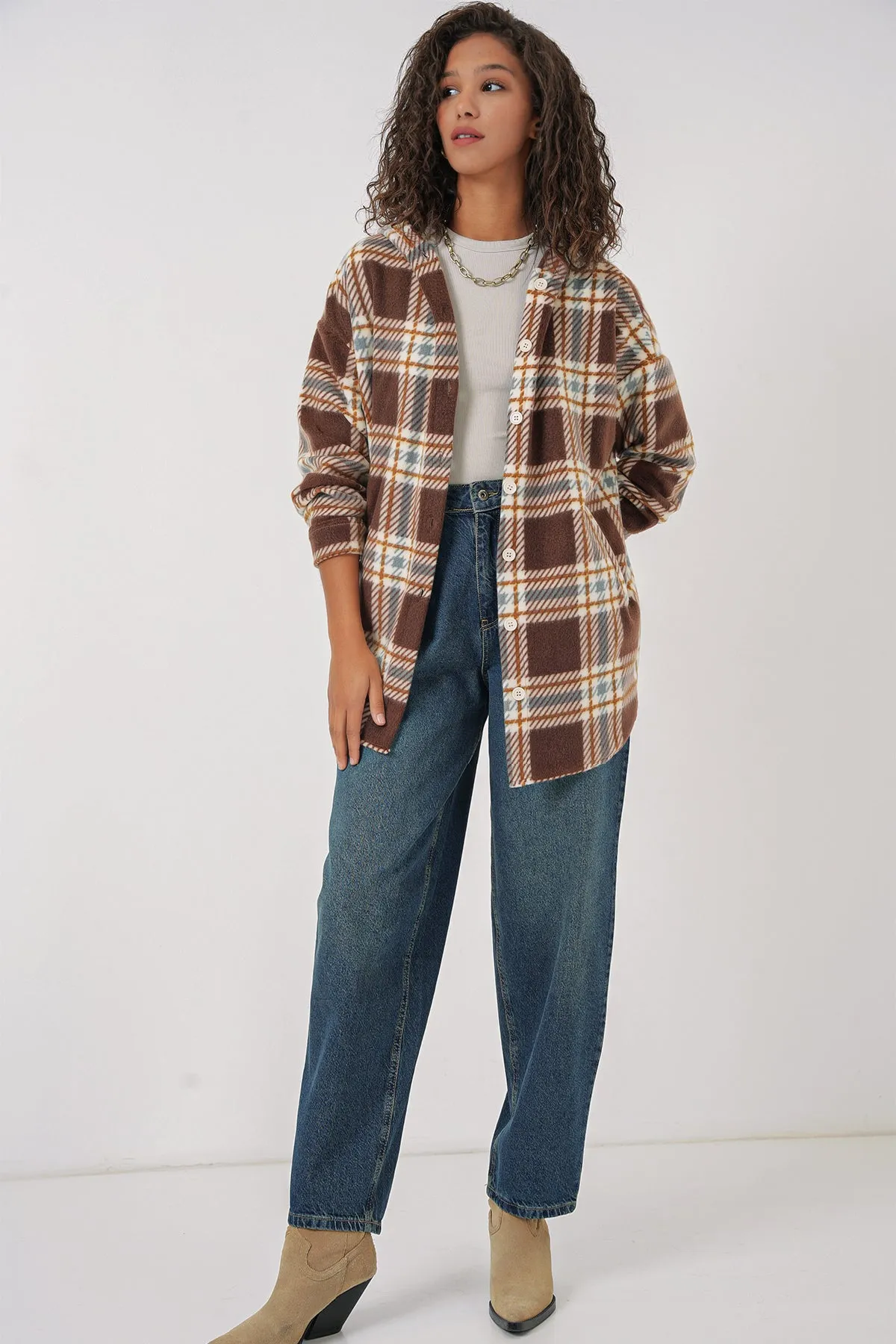 0710 kapüşonlu oversize gömlek
