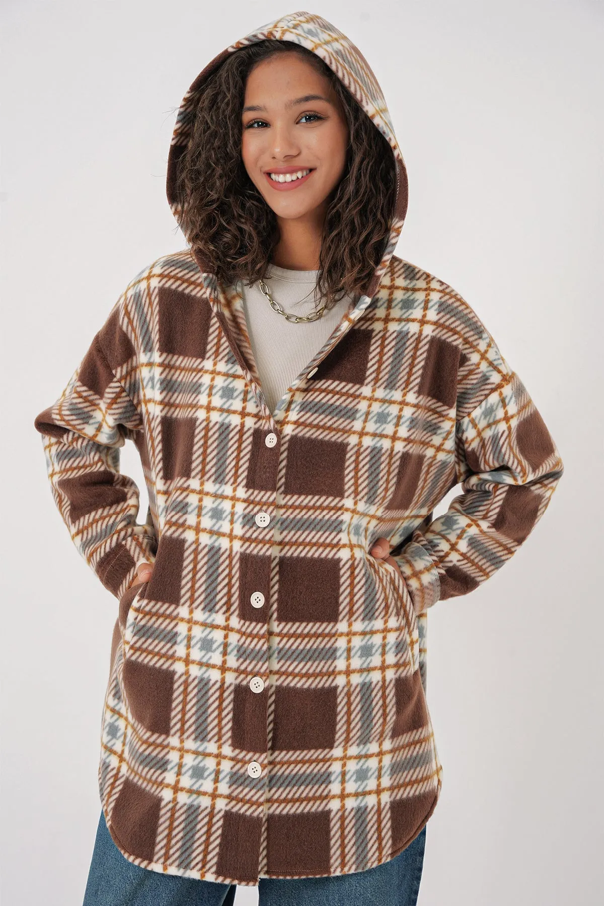 0710 kapüşonlu oversize gömlek