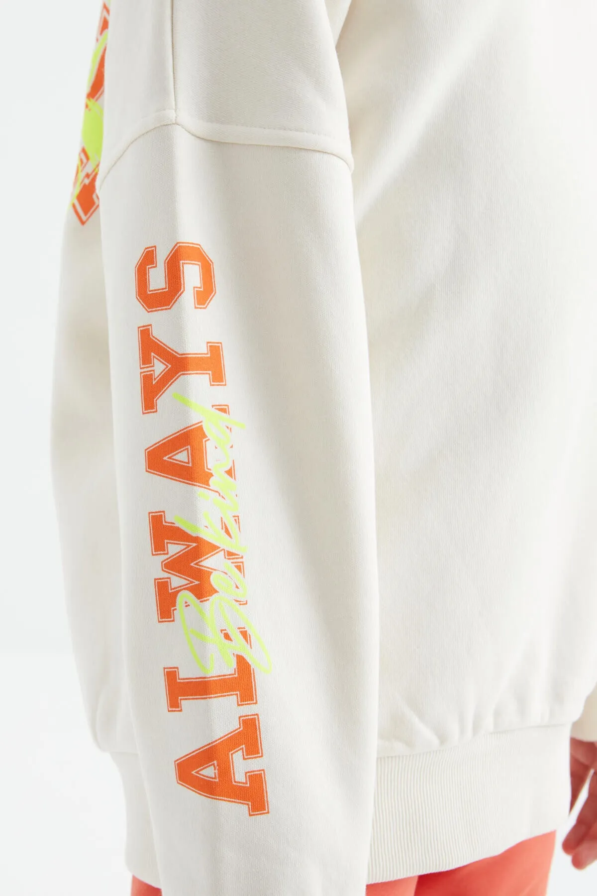 baski detayli o yaka kiz çocuk sweatshirt - 75095