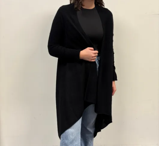 Cortland Park - Cloud Wrap Long Sleeve Silk-Cashmere Wrap in Black